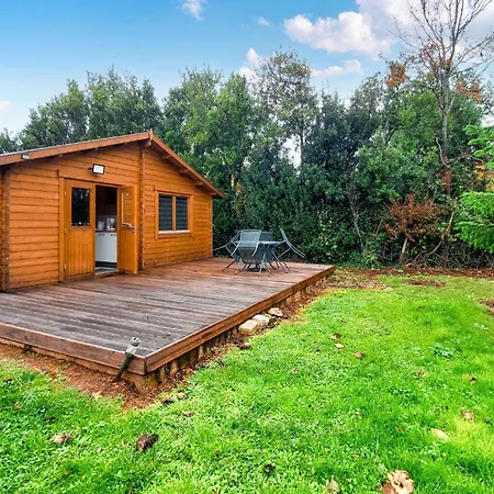 Vakantiehuis 2 Bedroom Awesome In Chenac-saint-seurin-d' Saint-Seurin-d'Uzet