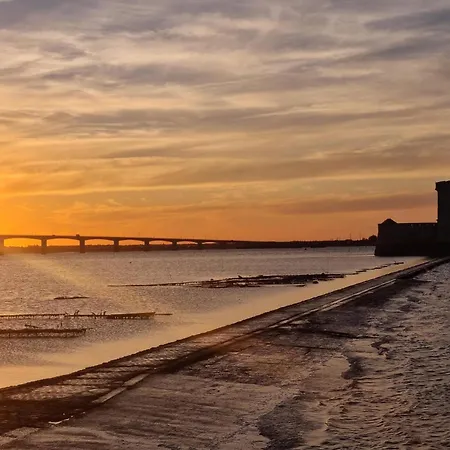 Сasa de vacaciones 2 Bedroom Awesome In Chenac-saint-seurin-d'