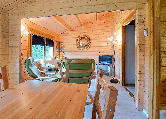 Сasa de vacaciones 2 Bedroom Awesome In Chenac-saint-seurin-d' *