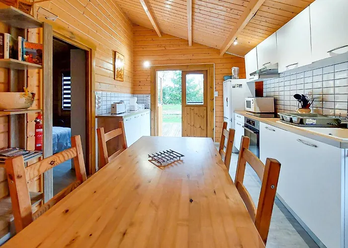 2 Bedroom Awesome In Chenac-saint-seurin-d' Сasa de vacaciones *