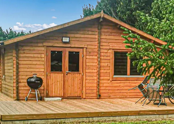 2 Bedroom Awesome In Chenac-saint-seurin-d' Сasa de vacaciones