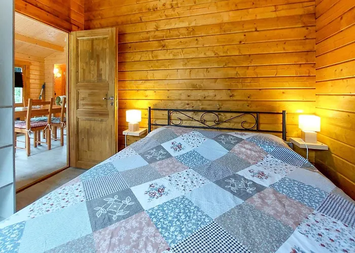 2 Bedroom Awesome In Chenac-saint-seurin-d' Сasa de vacaciones Saint-Seurin-d'Uzet