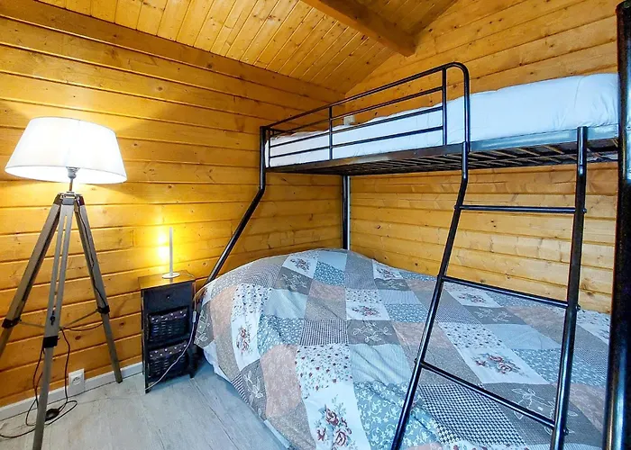 2 Bedroom Awesome In Chenac-saint-seurin-d' Сasa de vacaciones Saint-Seurin-d'Uzet